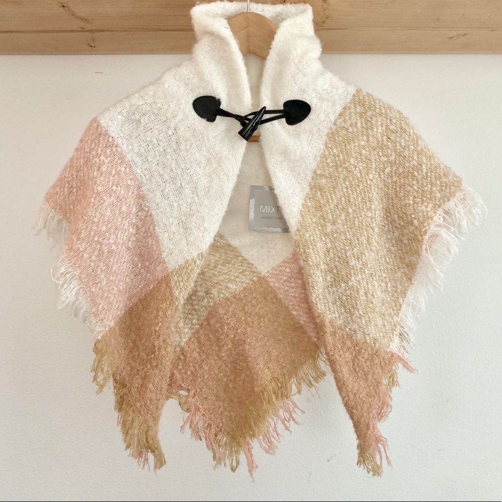 Kids soft cozy shawl with clasp, ONE SIZE